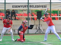 Esenyurt’ta Beyzbol Heyecanı: İlk Turnuva Naim Süleymanoğlu Spor Kompleksi’nde Düzenlendi